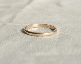 9 Karat Gelbgold Gehämmert 2 mm Ring