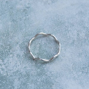 Sterling silver wave pattern ring, silver wiggle ring, zigzag ring, skinny silver stacking ring