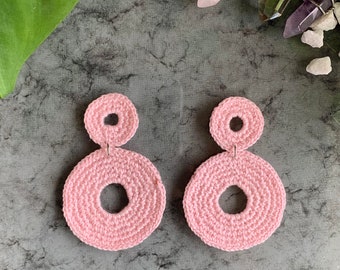 Pastel Pink Handmade Crochet Statement Earrings, 60s 70s retro style earrings, Circle round vintage earrings, Latina Owned, Ojitos Alegres