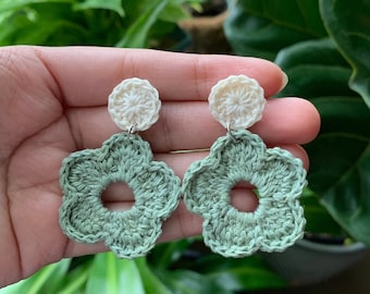 Pastel Teal Crochet 70s Inspired Daisy Stud Earrings, Boho Earrings, Handmade Earrings, Hippie Earrings, Latina Owned, Ojitos Alegres