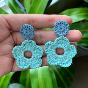 Baby Blue Crochet 70s Inspired Daisy Stud Earrings, Boho Earrings, Handmade Earrings, Hippie Earrings, Latina Owned, Ojitos Alegres
