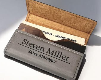 Tarjetero personalizado. Regalo profesional para vendedores. Tarjetero grabado. Regalo personalizado para empleados con el logo de su nuevo trabajo.