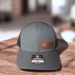 Chapeau papa avec drapeau américain, chapeaux drapeau américain personnalisés, chapeau de camionneur avec monogramme, chapeau Richardson 112 patch en cuir snapback, chapeau de fête des pères image 14
