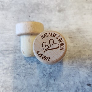 Personalized Wedding Wine Cork Wedding Favors with Hearts, Engraved Wedding Favor, Personalized Wedding Gift, Customized Wine Stopper Gifts