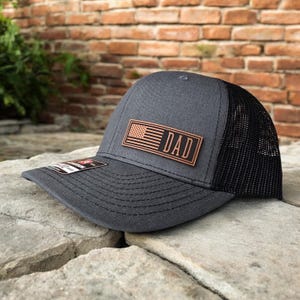 Chapeau papa avec drapeau américain, chapeaux drapeau américain personnalisés, chapeau de camionneur avec monogramme, chapeau Richardson 112 patch en cuir snapback, chapeau de fête des pères image 12