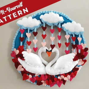 Pattern - Valentines Swans Wreath - DIY Felt
