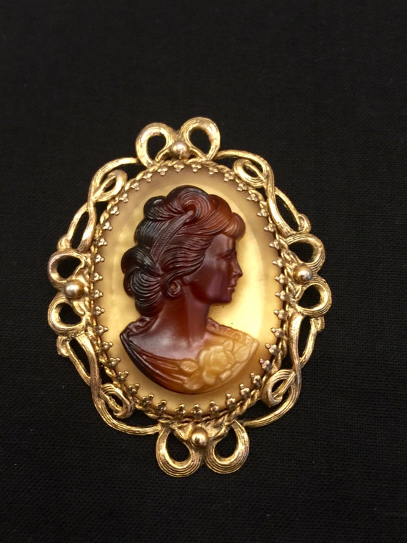 Vintage Cameo-New Orleans Antique Store - image 1