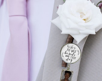 Groom's Boutonniere Pin Sister You Walk Beside Me Every Day Silvertone Photo Frame Charm Men's Wedding Memorial Jewelry Brooch Ceremony