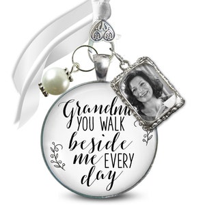 Bouquet Photo Charms for Wedding Memory Missing You Grandma Grandpa 1 Frame  Bronze Cream Glass Pendant Jewelry White Bead Honor Grandparents Loving