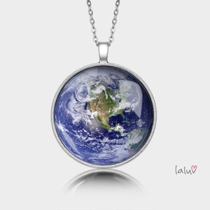 Medallion round PLANET EARTH image 1