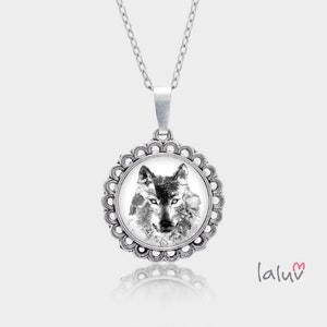 Medallion round WOLF