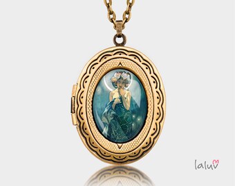 Locket Medallion oval MOON A.MUCHA