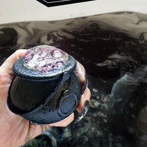 HUBBLE BUBBLE- Cauldron black bubbling bath bomb with Black Agate gemstone- black bath fizzer