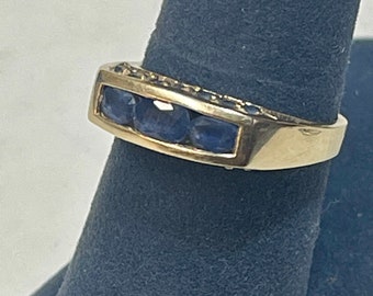 Genuine Blue Sapphire ring 14kt Gold