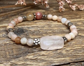 Pulsera de piedras preciosas / Pulsera de cuentas de piedra solar, cuarzo rosa y detalles de plata