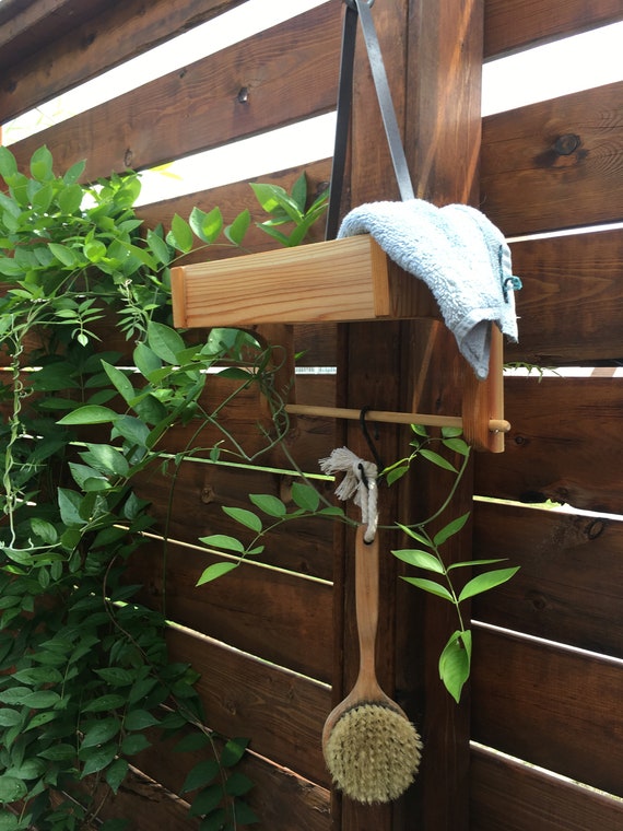 Outdoor Cedar Shower Caddy , Rustic Style Exterior Shower Storage 