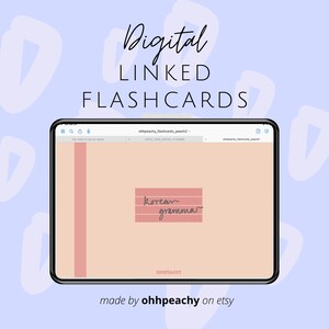 Puede incluir: Una tableta digital muestra "Digital Linked Flashcards" con el texto "Korean grammar". La tableta está sobre un fondo morado claro con diseños de pinceladas blancas. El texto "made by ohhpeachy on etsy" está en la parte inferior.