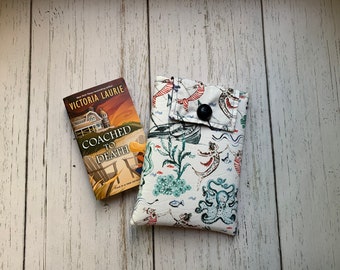 Mermaid Shipwreck Book Sleeve, Ocean, Beach, Padded Book Cover, Book Pouch, Book Protector, Bookish Gifts, Under the sea