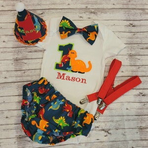 Dinosaur cake smash outfit, dinosaur birthday outfit, dinosaur cake smash photos, Dinosaur Party, Dinosaur Photos, Dinosaur Diaper Cover,Hat