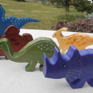 5 wood Dinosaurs play set, wooden dinosaurs in a fabric bag, stand alone colorful dinos, 5 different types,wooden toy set,