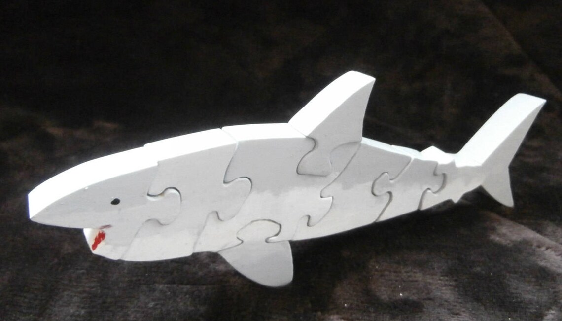 Shaped Jigsaw Puzzle Shark main image 1