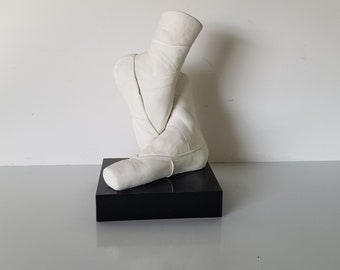 Austin Sculpture John Cutrone 1987 « L'attente des ailes » Pantoufles de ballet