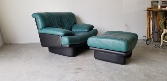 1990s Nicoletti Salotti Style Italian Postmodern Leather 1990s Nicoletti Salotti Style Italian, Nicoletti Salotti Leather Sofa
