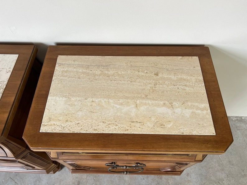 Mid-Century American of Martinsville Travertine Top Nightstands a Pair image 4