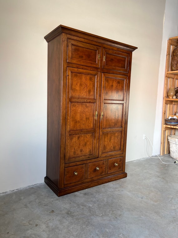 Armoire vintage en bois de noyer Henredon Gentlemen Etsy Canada
