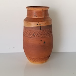 80s Mid-Century Artistic Studio Pottery Vase.