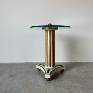 Hollywood Regency Carved Wood Column & Brass Feet Accent Table image 5