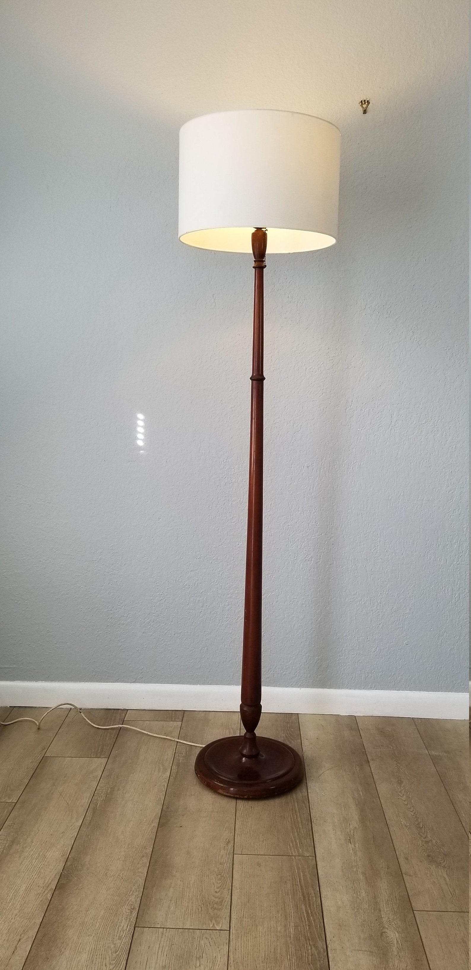 1970s Mid-century Turned Wood Floor Lamp. - Etsy