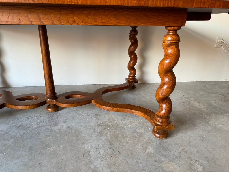 Baker Furniture Walnut And Inlaid Burlwood Dining Table With Barley Twist Legs image 9