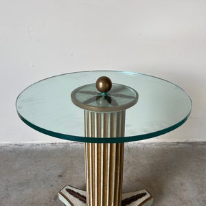 Hollywood Regency Carved Wood Column & Brass Feet Accent Table image 3