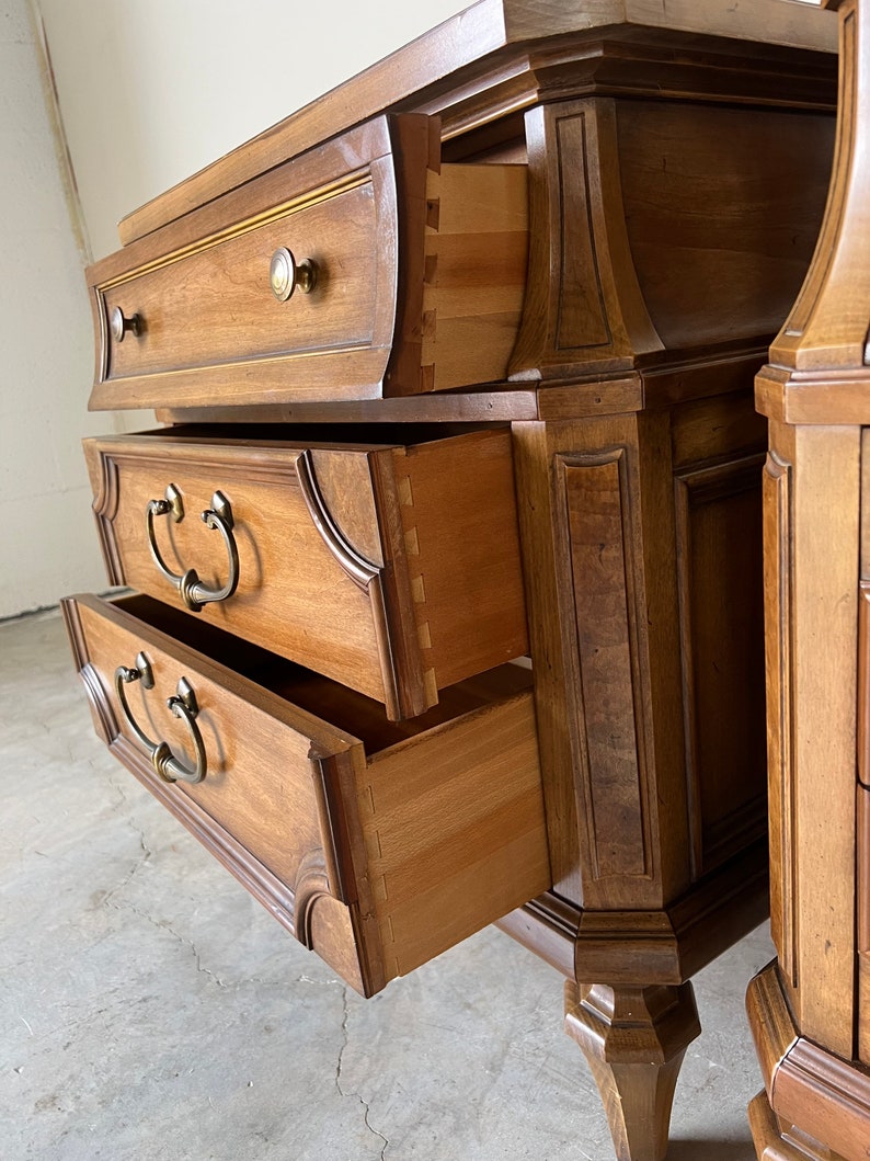 Mid-Century American of Martinsville Travertine Top Nightstands a Pair image 5