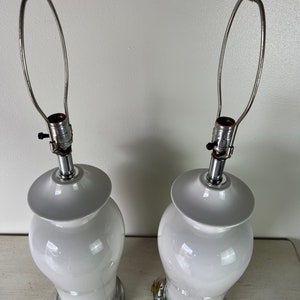 Vintage Palm Beach Chic Chinoiserie Pagoda White Porcelain Table Lamps a Pair image 9
