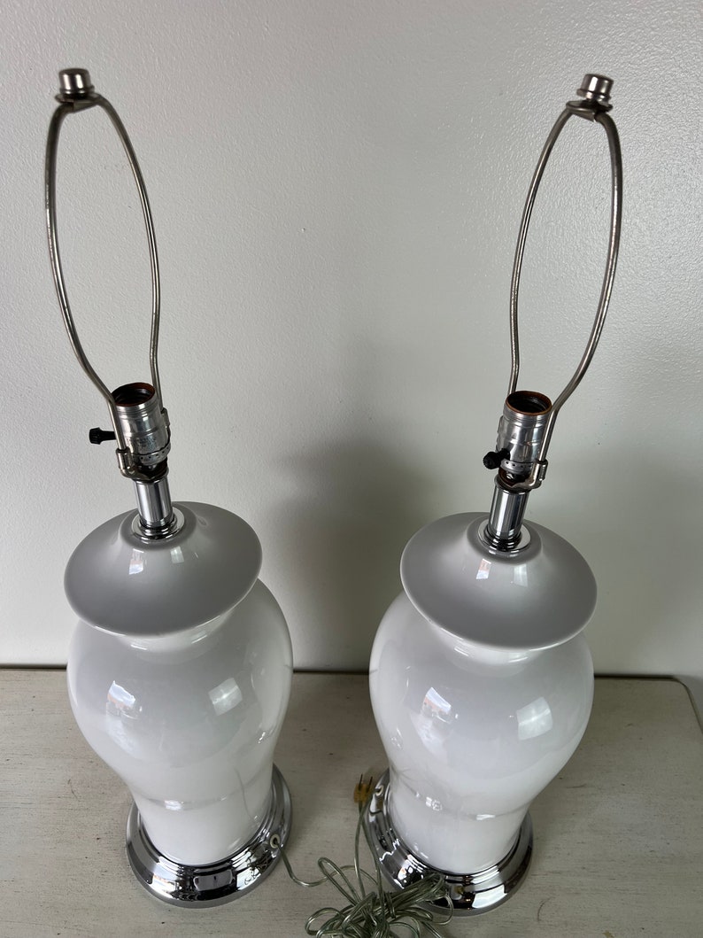 Vintage Palm Beach Chic Chinoiserie Pagoda White Porcelain Table Lamps a Pair image 9