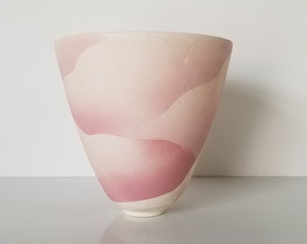 Vintage Lindy Pop Art Style Pink Pottery Vase.