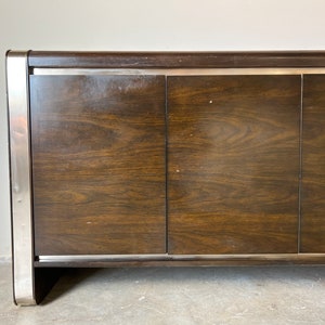 Founders Mid-Century Sideboard Bild 3