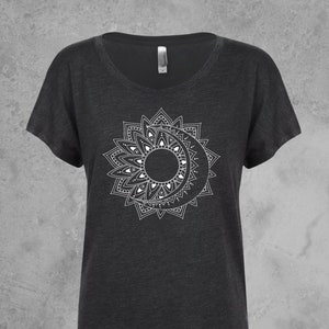 Women's Lotus Mandala V-Neck Bat Sleeve T-Shirt - Bohemian Style Vacation Top