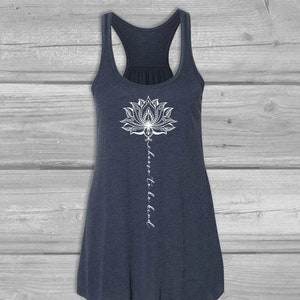 Be Kind Yoga Tank Top pour femme, Lotus Tank Top, Bella Flowy, Long, Soft, Relaxed Tank Tops, Positive Tanks