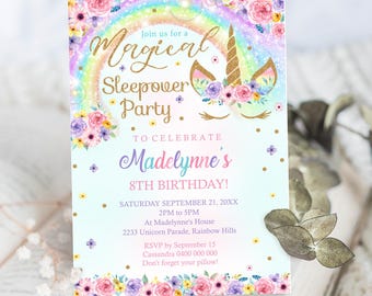 Pode incluir: Um convite azul pastel com um arco-íris e uma cabeça de unicórnio com uma coroa de flores. O texto diz "Join us for a Magical Sleepover Party. To Celebrate Madelynne's 8th Birthday! Saturday September 21, 20XX 2PM to 5PM At Madelynne's House 2233 Unicorn Parade, Rainbow Hills RSVP by September 15 Cassandra 0400 000 000 Don't forget your pillow!"