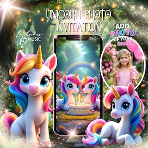 Pode incluir: Um convite digital com tema de unicórnio. O convite apresenta um unicórnio de desenho animado com crina e cauda arco-íris, um smartphone com uma cena de aniversário de unicórnio e uma moldura para a foto de uma criança. O texto inclui "Unicorn Photo Invitation" e "Includes Music."