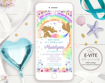 Könnte beinhalten: Eine digitale Einladung zu einer Geburtstagsfeier mit Meerjungfrauen-Thema. Die Einladung zeigt eine goldene Glitzer-Meerjungfrau mit einem Regenbogen-Schwanz, umgeben von Blumen und Blasen. Der Text lautet "Splish Splash... it's a Birthday Bash! Madelynne is turning 5! Saturday September 21, 2020 2PM to 5 PM at Madelynne's House 2233 Rainbow Parade Unicorn Hills RSVP by September 15 to Cassandra 0400 000 000 E-VITE edit yourself 1080x1920px size cannot be changed"