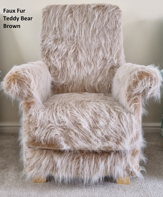 Small fluffy chair discount