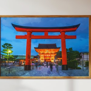 Fushimi Inari-schrijn in Kyoto bij schemering; Moderne muurkunst in Japanse landschap-aquarelstijl + digitale download van decor om af te drukken voor thuis