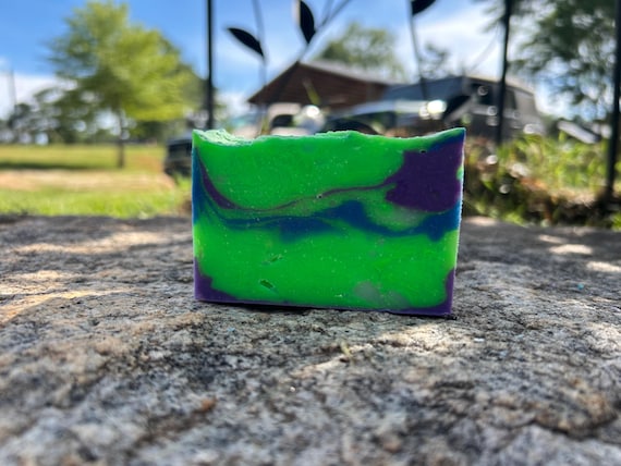 Flower Bomb Moisturizing Bath Bar/6oz Bar Very Moisturizing