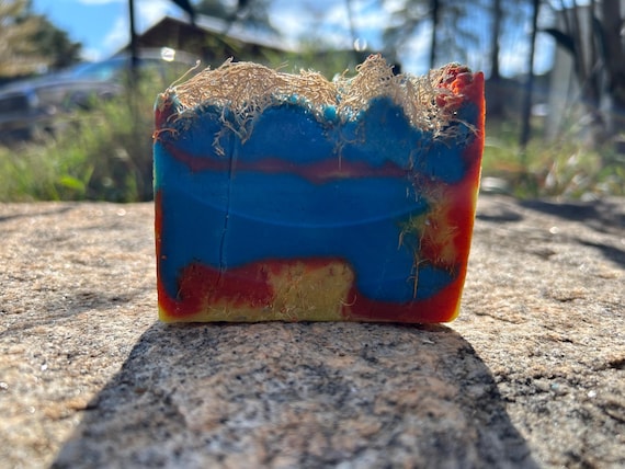 Tropical Breeze with Loofah, Moisturizing Bath Bars, 6oz Bar, Very Moisturizing, Bath Soap, Bar Soap, Loofah Soap