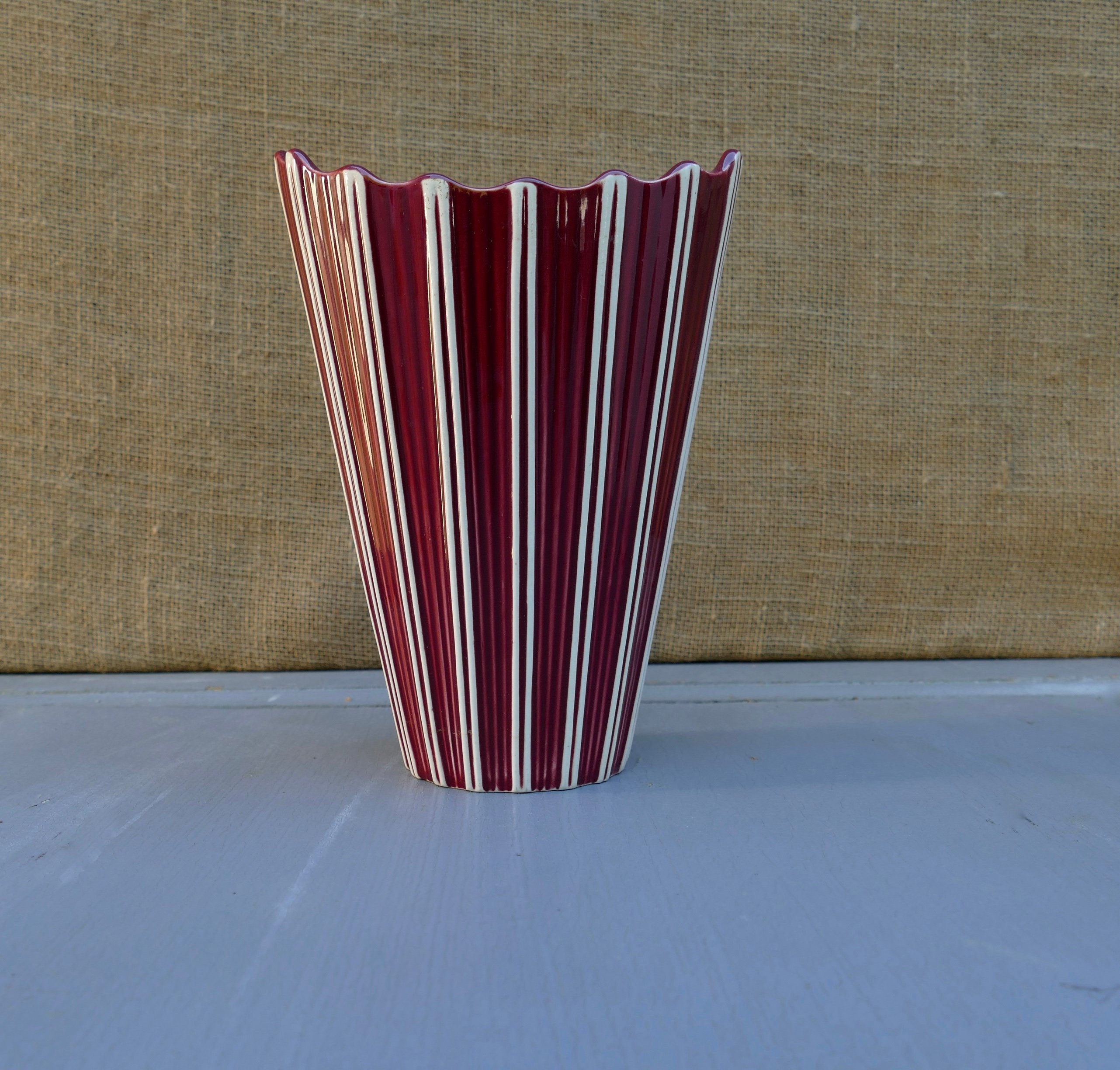 Vintage Vase Sylvac Raphique Design Sylvac 2192 Display Vase