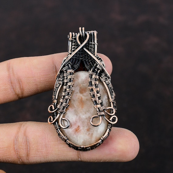 ワイヤーラップサンストーンペンダント、ハンドメイド銅ジュエリー